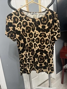 NYGARD Collection Size M Animal Print Short Sleeve Pullover - Picture 1 of 4