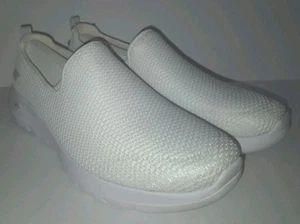 Skechers Performance Goga Mat Slip Ons White Mesh GO WALK Memory Foam 11M NWB - Picture 1 of 7