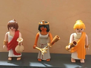 PLAYMOBIL - 3 ROMAN FEMALE SERVENTS - Picture 1 of 2