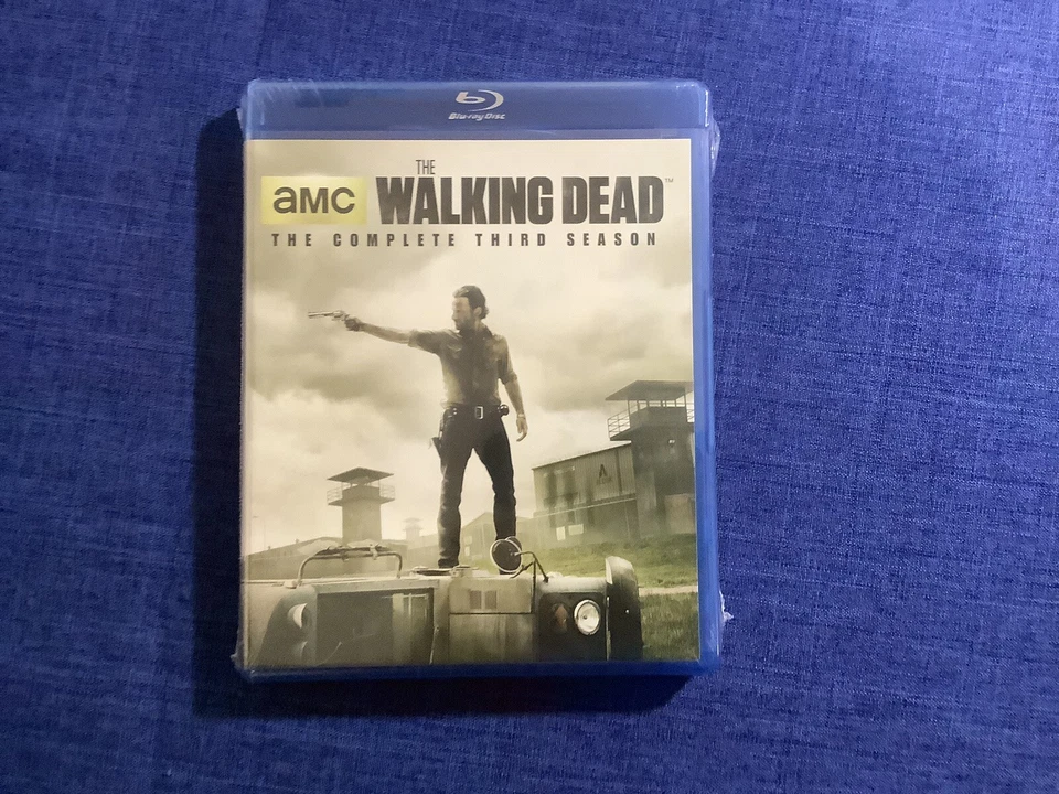 WALKING DEAD: SEASON 3 (BLURAY) Brand New Sealed Region A Horror - Image 1 of 3