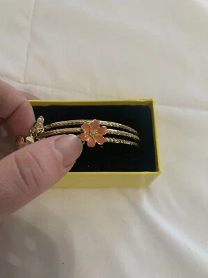 Liz Claiborne Juego De 3 Pulseras Tono Dorado 2 Flores Abejorro Foto 1 de 4