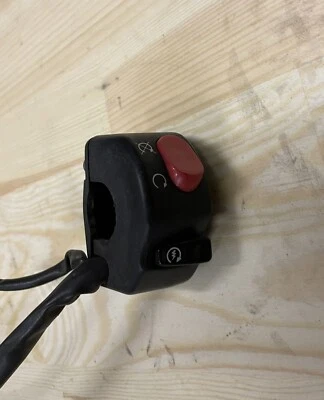 Правосторонний переключатель передач от 2001 Triumph Daytona 955i скорость тройной - Изображение 1 из 4