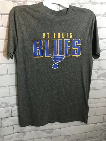 St. Louis Blues Short Sleeve T-shirt  Size: Small 34/36 Cover
