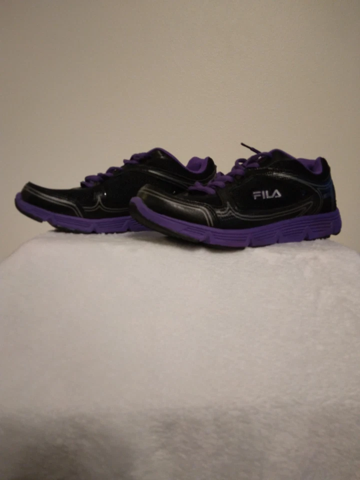 Zapatos Fila Para Mujer Talla 8.5 Negro/Púrpura Deportivos Nuevos Sin Caja Foto 1 de 4