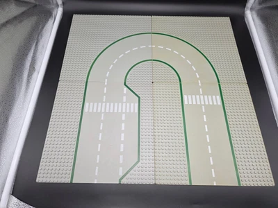 4 Lego 32x32 Platten Gerade Kurve Haltestelle Straße Vintage 1978 grau gereinigt - Bild 1 von 4