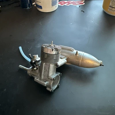 Magnum GP40 2-Stroke Nitro Airplane Engine FOR PARTS! - Image 1 of 4