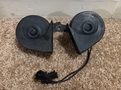 03 04 Mercury Marauder 01-11 Ford Crown Victoria OEM bocina Foto 1 de 3