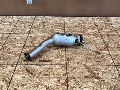 INFINITI Q50 Q60 2016-2022 OEM PASAJERO DERECHO SILENCIADOR INFERIOR TUBO DE ESCAPE 3.0T Foto 1 de 4