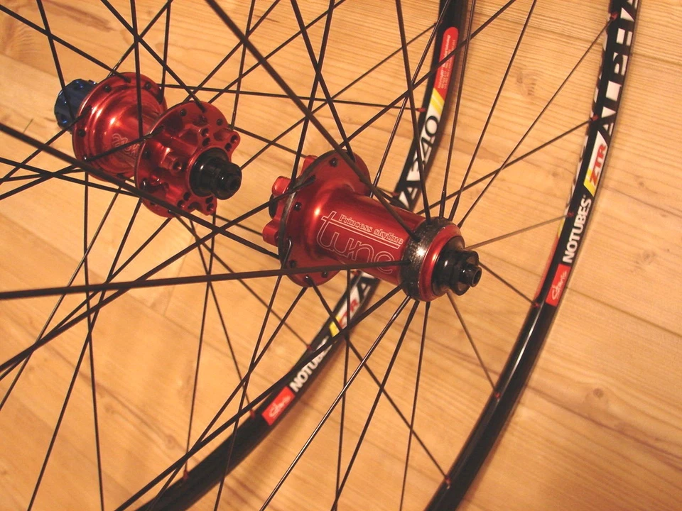 TUNE Laufradsatz Prince Princess Skyline Carbon CX-Ray Notubes Alpha ZTR 340 LRS - Bild 1 von 4