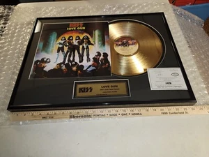 Kiss Love Gun Gold Record Signature Network #/2500 COA - Bild 1 von 8
