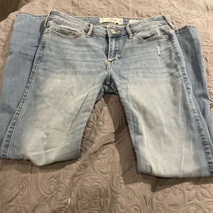 JEANS AJUSTADOS HOLLISTER DESGASTADOS TIRO BAJO TALLA 7 - Imagen 1 de 3