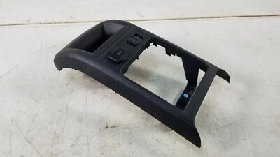 Volkswagen Jetta 2011-2014 consola central moldura trasera toma de corriente Foto 1 de 4