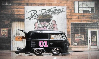 Dr Dave's Customs, Hot Wheels KOOL KOMBI, GENERAL LEE / PINK 01 & Flag, C3262 - Image 1 of 4