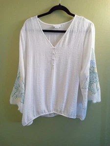 Womans XL Liz Claiborne White Asymmetrical 3/4 Sleeve Blouse Embroidered Flowers - Picture 1 of 7