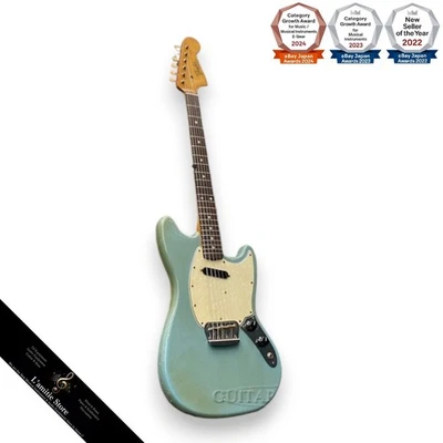 Guitare bleue Fender Musicmaster II avec petite tête Mustang et trémolo - Photo 1/4