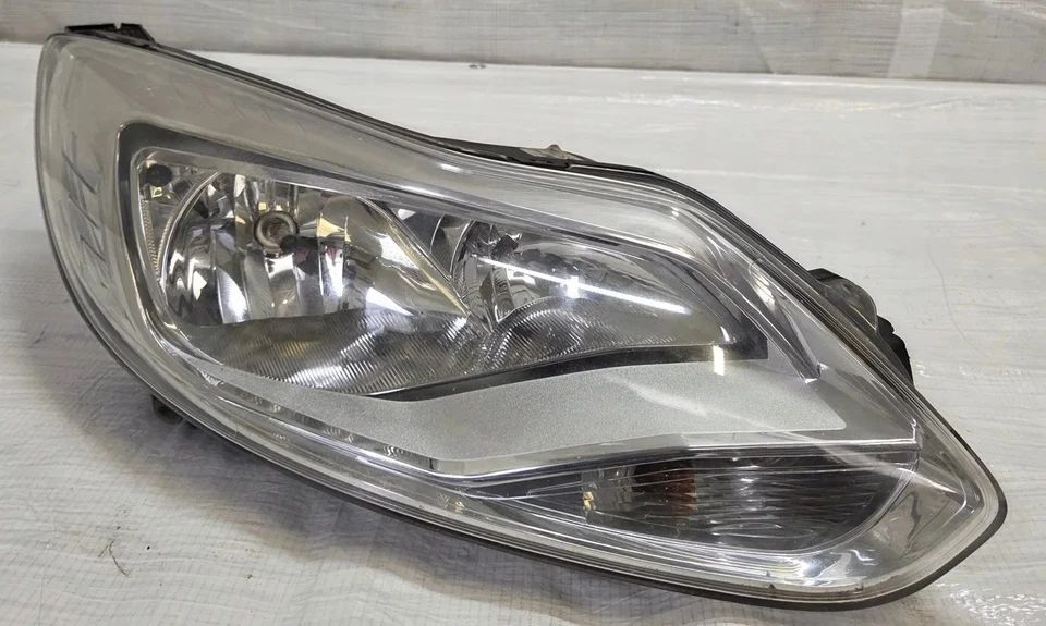 Frontscheinwerfer Ford Focus III BM51-13W029-NA- Rechts Scheinwerfer Headlight - Bild 1 von 4