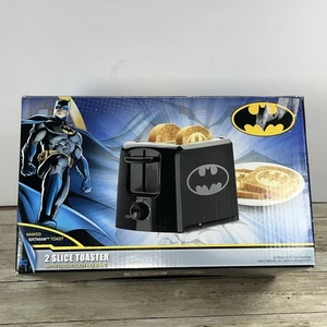 Tostadora Batman 2 Rebanadas Cool-Touch Carcasa Hojas Logo En Pan DC Comics Seleccionar - Imagen 1 de 3
