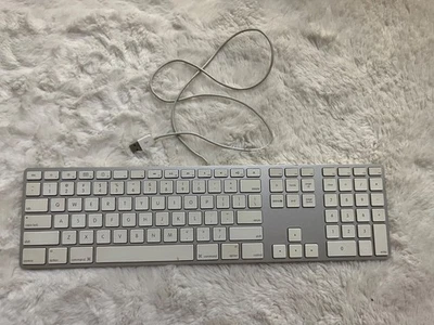 Apple A1243 MB110LL/A Wired Keyboard, Used - fair condition - Image 1 of 4