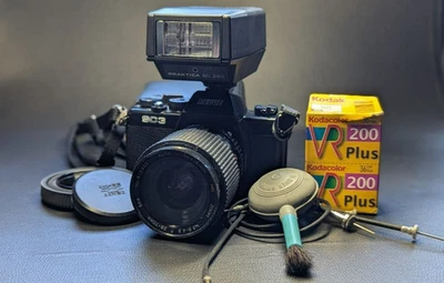 Revue SC3 Spiegelreflexkamera + Revuenon 28–70mm Zoomobjektiv + Zubehör - Bild 1 von 4