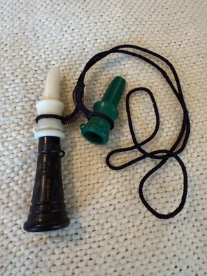 Primos Lil Dog Randy Anderson Predator Call - Image 1 of 4