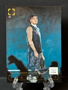 2024 Dominik Mysterio Panini Photogenic WWE Scheda Base - Foto 1 di 2