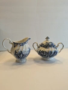 Johnson Brothers Coaching Scene Blue & White Sugar Bowl & Creamer England VTG - Picture 1 of 20