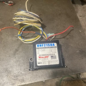 Intermitente de faros bidireccionales Whelen UHF2150A - Imagen 1 de 13