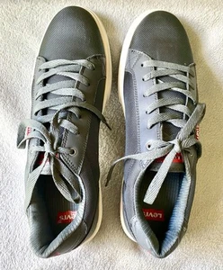 Zapatillas informales grises Levi’s para hombre # 51634210G talla 13 D nuevas nunca usadas - Imagen 1 de 4