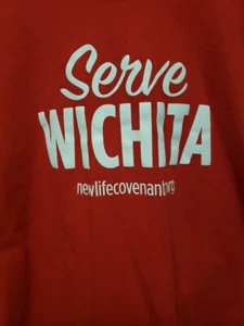Camiseta Serve Wichita Gildan Para Hombre Talla 2XL Roja Manga Corta Elástica  - Imagen 1 de 10