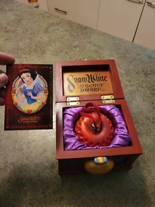Disney Store POISON APPLE Ornament Snow White Evil Queen Heart Box w Papers - Picture 1 of 15
