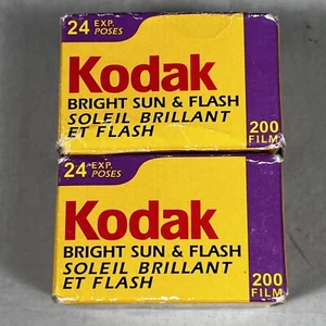 SELLADO 2 Rollos Kodak Oro Brillante Sol & Flash 200 Película 35mm CADUCADA 12/2003 - Imagen 1 de 3
