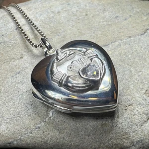 Collana medaglione Claddagh Irlanda irlandese regalo donna ragazza ciondolo celtico 925 - Foto 1 di 11