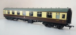 Bachmann 39-154 OO Gauge BR MK1 FK 1st Corridor Coach WR Chocolate/Cream W13074 - Picture 1 of 10