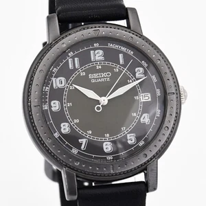 37 mm ø - Seiko Quartz Herrenuhr Schwarz 5Y22-8A90 Tachymeter Datum 24h - '90er - Picture 1 of 9