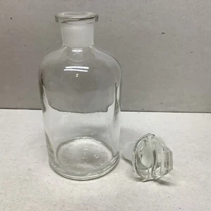COMPLETE IN BOX (1) PYREX 250ML CORNING LABORATORY GLASSWARE REAGENT BOTTLE P183 - Picture 1 of 7