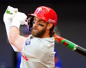 8x10 Photo BRYCE HARPER Philadelphia Phillies MVP All Star LONDON - Picture 1 of 1