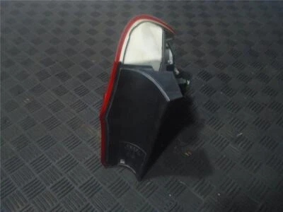 Lámpara trasera exterior del lado del pasajero BMW para modelo BMW 328i sedán 2009-2011 Foto 1 de 4