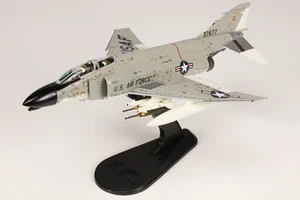 Hobby Master 1/72 F-4C Phantom II Airplane #63-7677 USAF 8th TFW, 433rd TFS - Picture 1 of 2