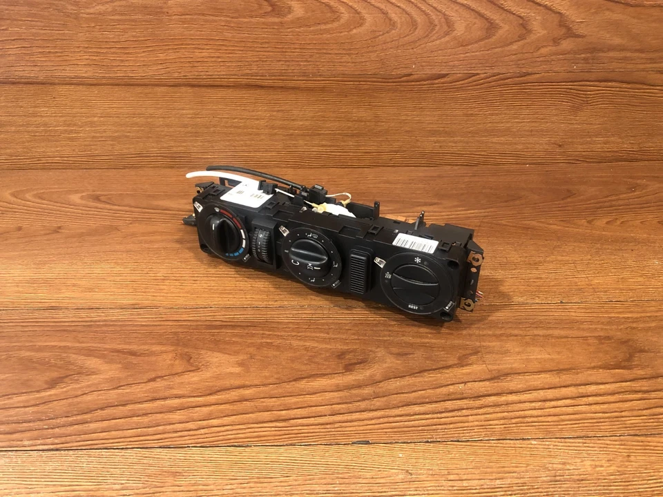 2003-2006 MERCEDES SPRINTER 2500 3500 AIR AC CLIMATE CONTROL HEATER SWITCH OEM - Image 1 of 4
