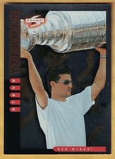 Steve Yzerman  1997-98 Score Golden Blades  (#86)