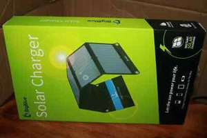 BIGBLUE 3 USB ANSCHLÜSSE 28W SOLAR LADEGERÄT 5V/4,8A MAX GESAMT FALTBAR WASSERDICHT - Bild 1 von 1
