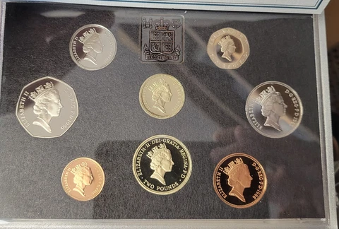1986 United Kingdom Proof  8 Coin Collection. Royal Mint Cover