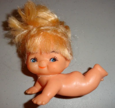 Muñeca bebé Cutie Pie vintage vinilo 4 pulgadas de largo Foto 1 de 3