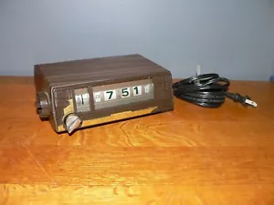 Vintage Zenith Mechanical Digital Timer model J-10W, Working, SEE DETAILS - Picture 1 of 6