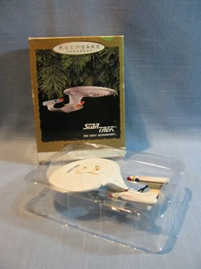 STAR TREK 1993 NEXT GENERATION ENTERPRISE HALLMARK ORNAMENT WITH BOX - Picture 1 of 9