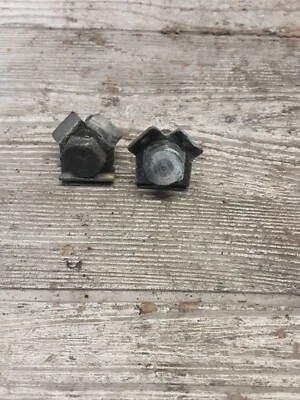 81 81 81-83 Yamaha XV750 XV 750 1981 VIRAGO SUBCHASIS TRASERO SUBMARCO PERNOS  Foto 1 de 4