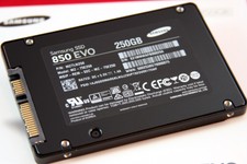 Samsung 850 EVO 250GB SSD 2.5" SATA III Solid State Drive (MZ-75E250B/AM)