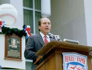  CATCHER JOHNNY BENCH REDS HALL OF FAME INDUCTION CLASSIC 8x10 