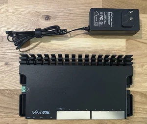 Carte routeur Mikrotik RB5009UG+S+IN 10GBPS 1.4GHZ L5 - Photo 1/1