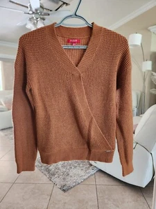 Guess Women's tan ribbed knit Sweater V-Neck Pullover Long Sleeves Size S - Picture 1 of 8